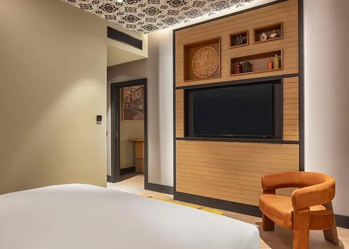 Canopy By Hilton Bomonti מלון 5*