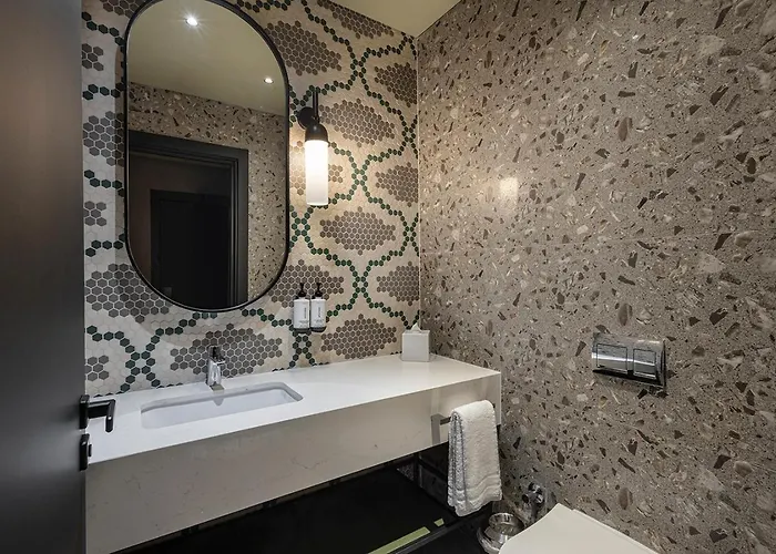 Canopy By Hilton Bomonti איזמיר