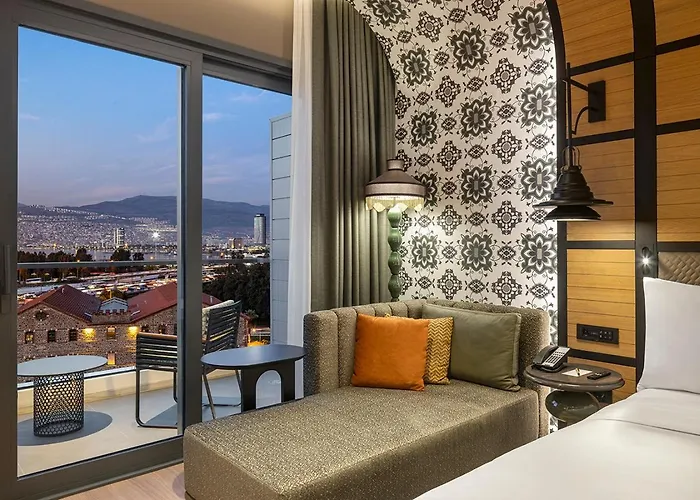 Canopy By Hilton Bomonti מלון