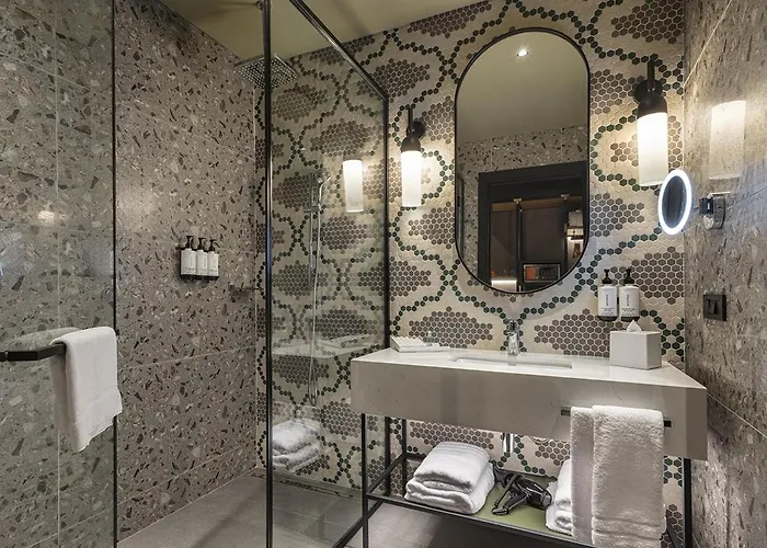 Hotel Canopy By Hilton Bomonti