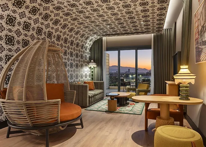 Canopy By Hilton Bomonti מלון 5*