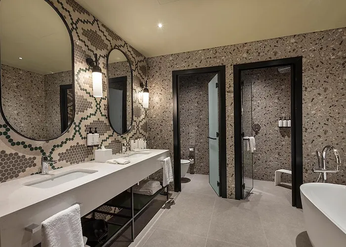 Hotel Canopy By Hilton Bomonti İzmir