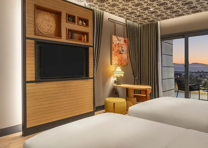 Canopy By Hilton Bomonti 5* İzmir