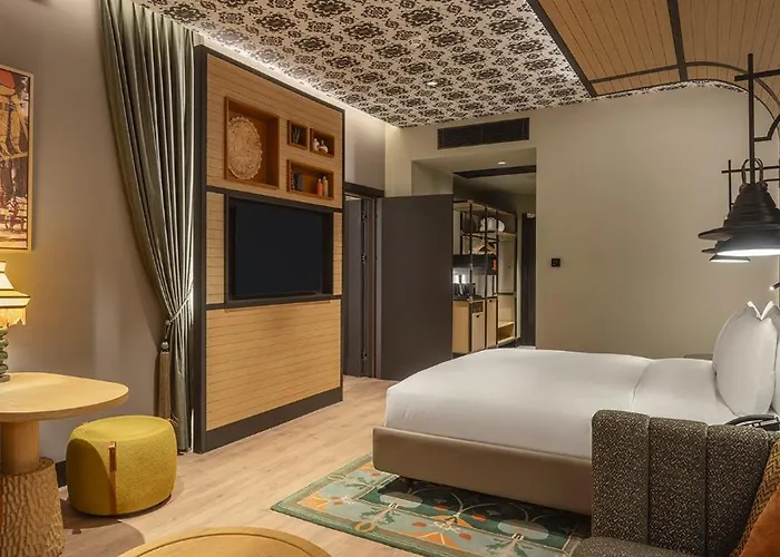 Canopy By Hilton Bomonti 5*