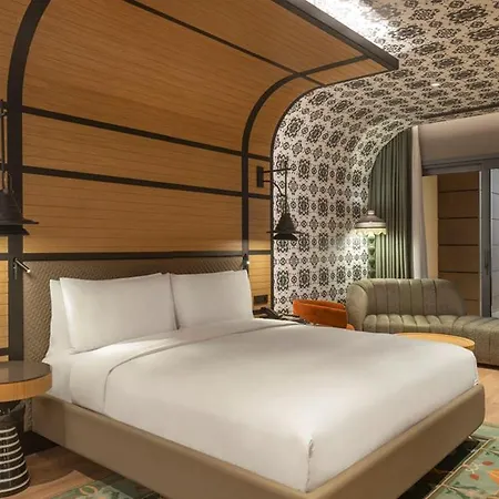 Canopy By Hilton Bomonti Esmirna