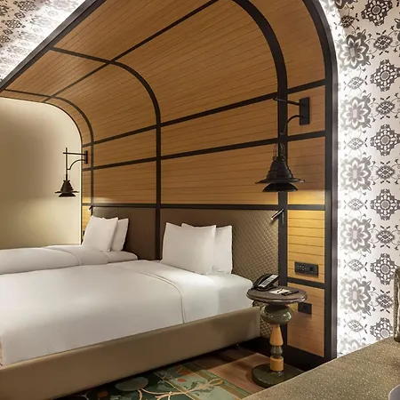 Canopy By Hilton Bomonti 5* Izmir