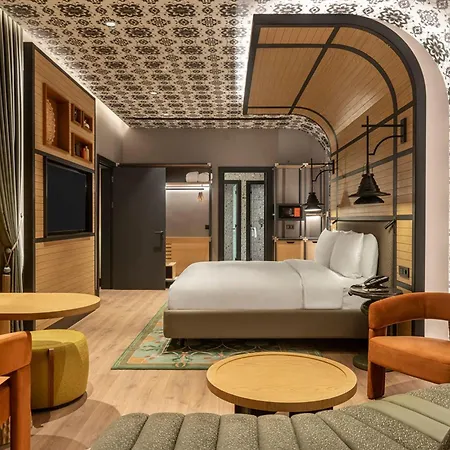 Hotel Canopy By Hilton Bomonti 5*