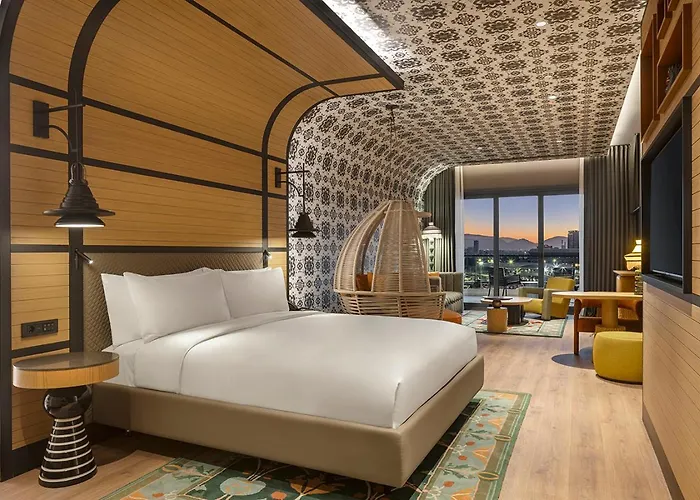 Canopy By Hilton Bomonti Esmirna