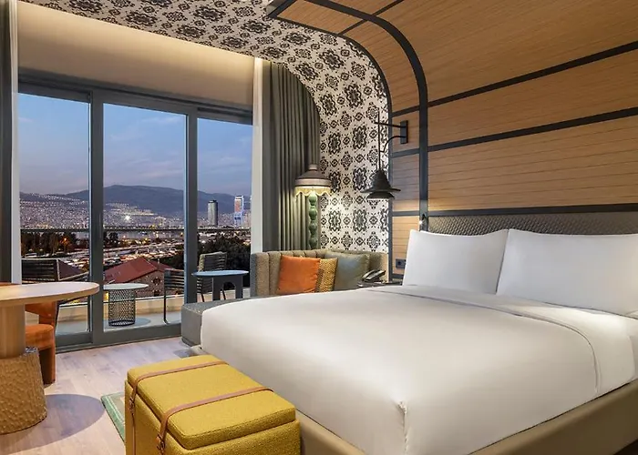 Canopy By Hilton Bomonti 5* Esmirna