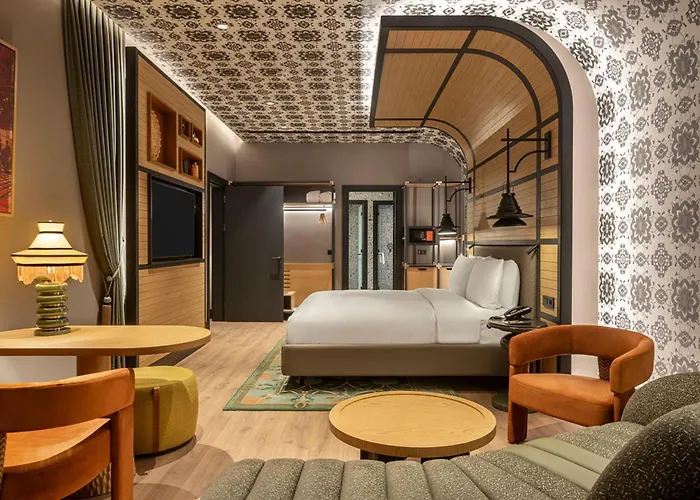 Hotel Canopy By Hilton Bomonti 5*