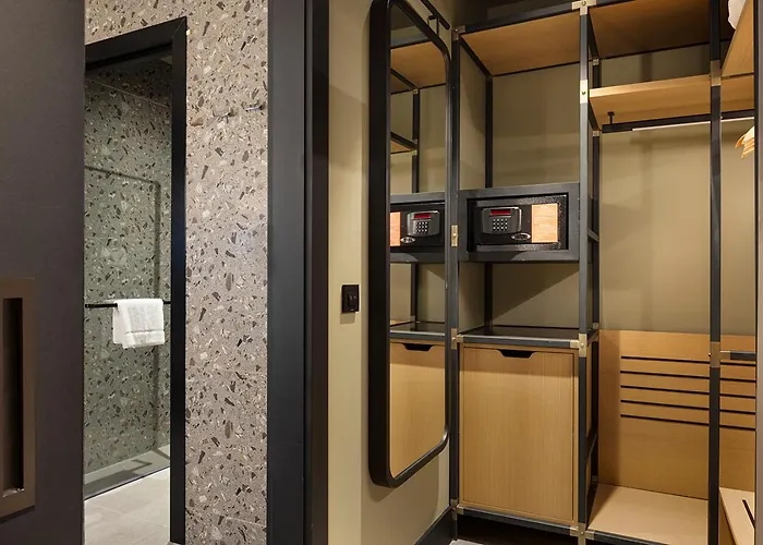 Canopy By Hilton Bomonti 5*